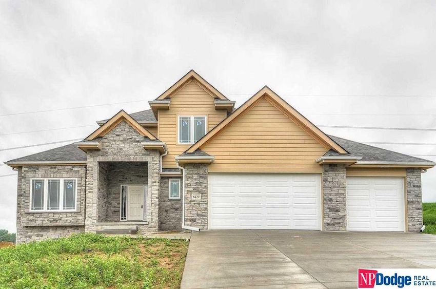 6429 Centennial Road, Papillion