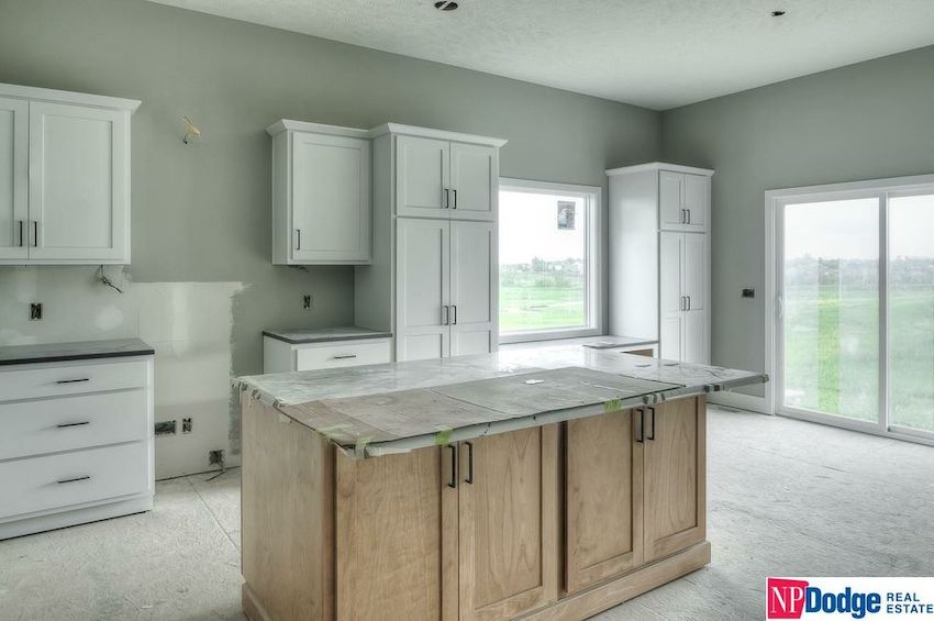 6429 Centennial Road, Papillion