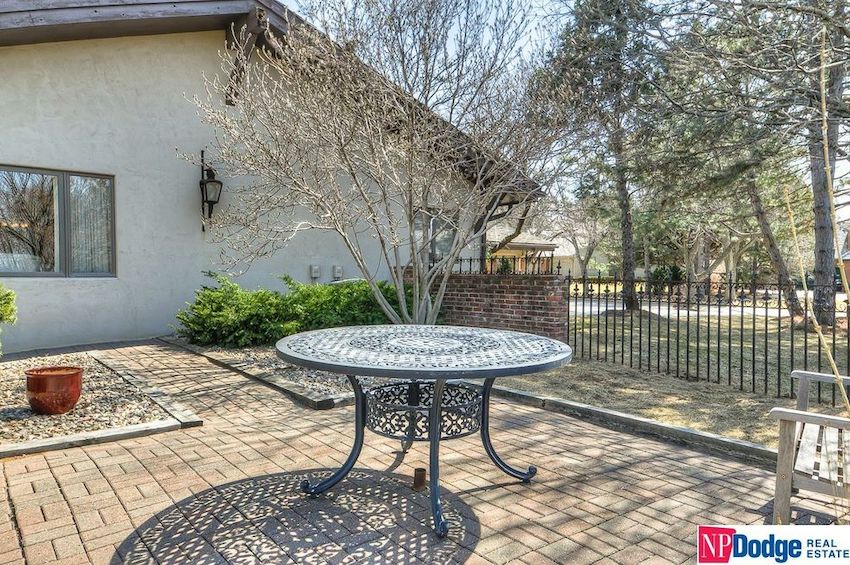 9814 Nottingham Drive, Omaha